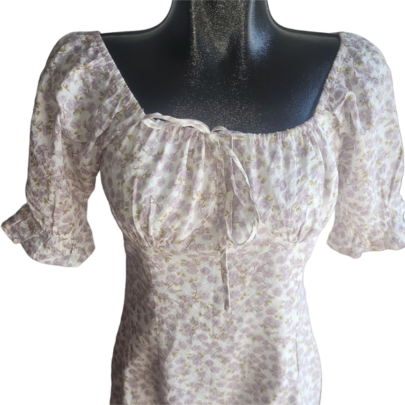 Dazy White Short Puff Sleeve Dress with Lilac Ditzy Floral Print L - Picture 2 of 7